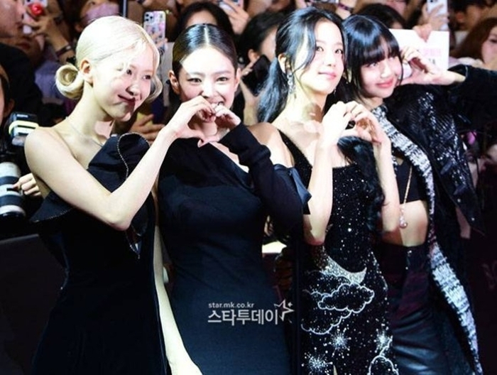 <b>블랙핑크</b>, <b>데뷔 10주년</b> 행사 전원 참석 [공식]