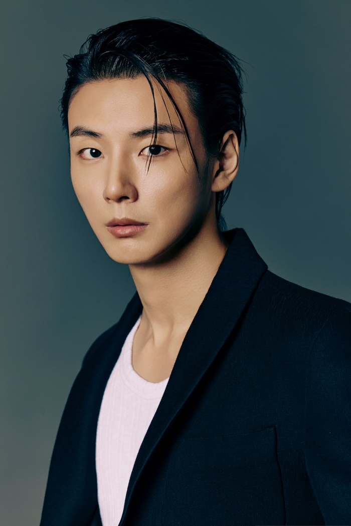 <b>윤시윤</b>·<b>이수경</b>, <b>한중</b> 합작 프로젝트 시동…현지 대형 제작사와 <b>MOU</b>