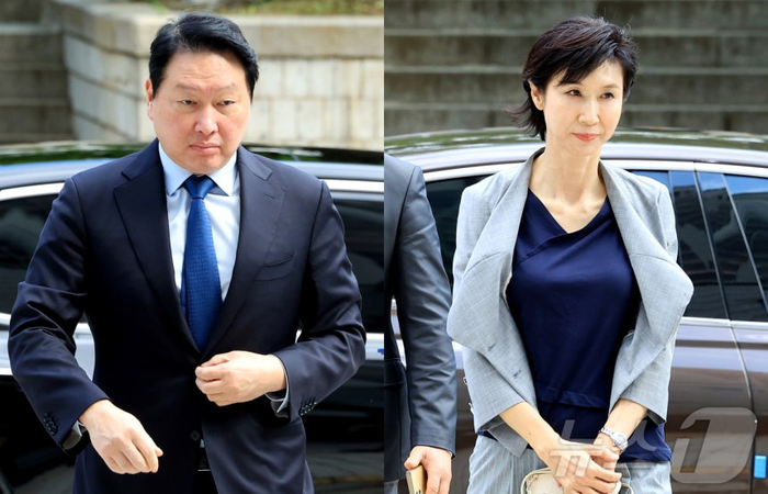  최태원 SK그룹 회장(왼쪽)과 노소영 아트센터 나비 관장.<뉴스1>