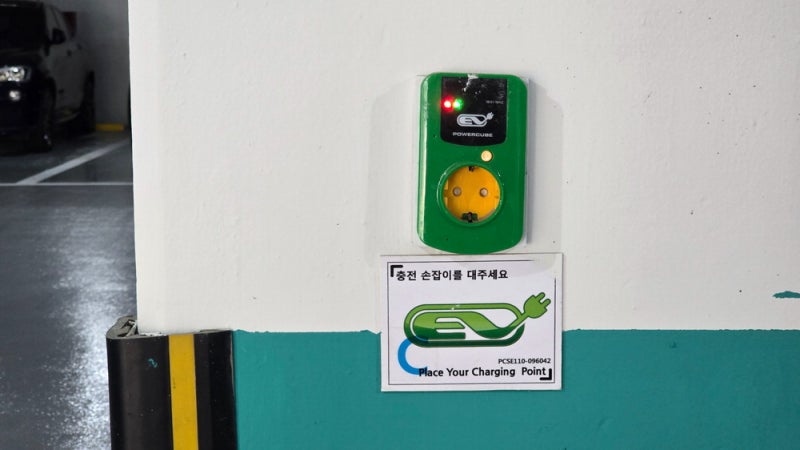 "전기스쿠터 현관 충전, 화재시 대피로 막혀 치명적"
