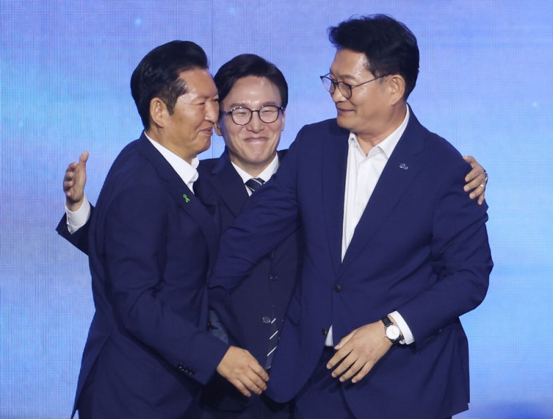 DJ 적자 → 18년 野人→ 與수장 … 김민석 "K황금시대 사명 막중"