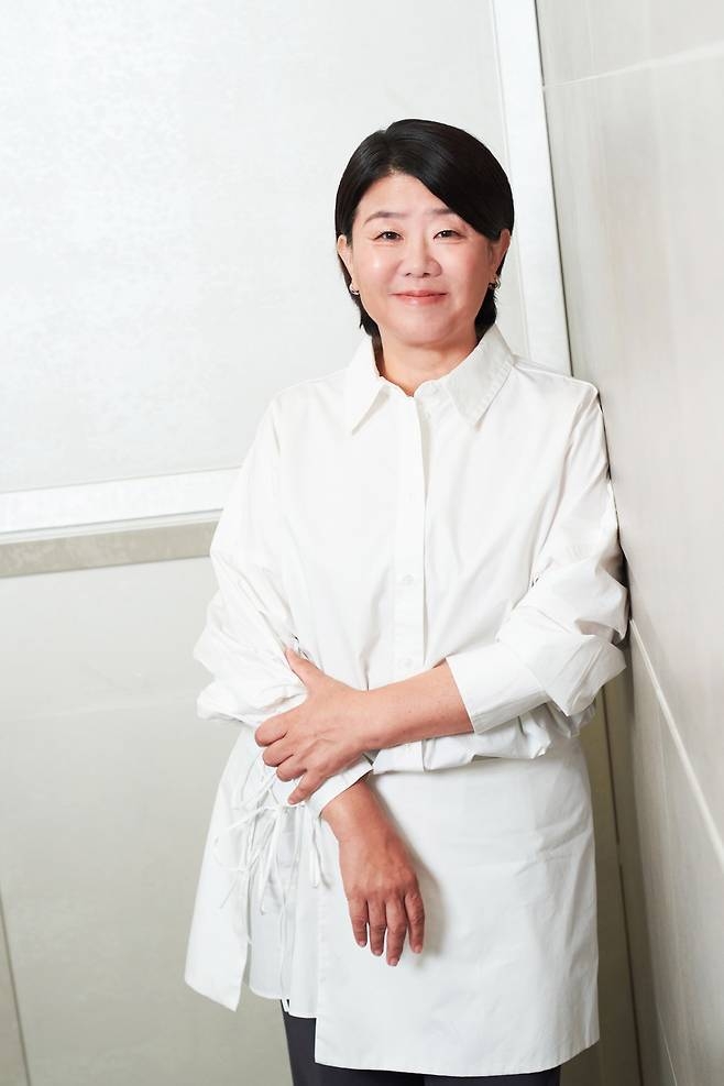[인터뷰] ‘<b>경주기행</b>’ 이정은 “공효진·<b>박소담</b>·이연, 천군만마 얻은...