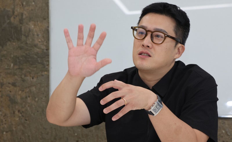 "보고서만 쓰던 AI는 옛말 … '일꾼AI'가 재고 배치·주문까지 대신하죠"
