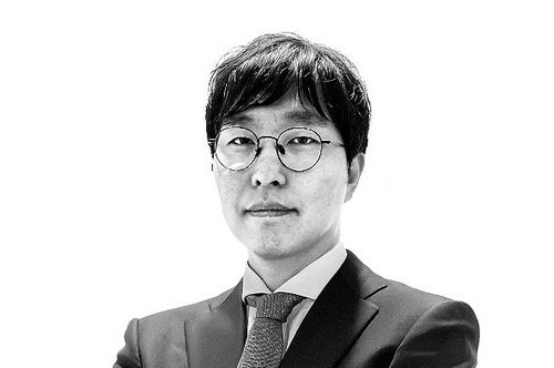 [특파원칼럼] '스마트폰 퇴교'까지 걸린 20년