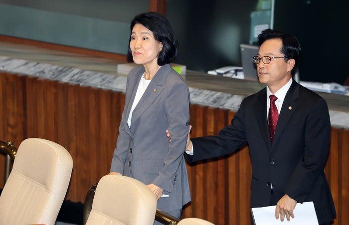 [속보] <b>국회</b>, ‘5·18 포럼 논란’ 이진숙 제명 촉구 결의안 與주도 의결