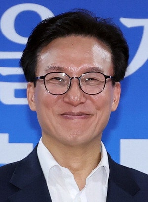 金 "인요한 적십자회장 인선 재고를"