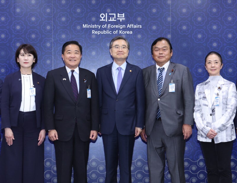 [포토] 조현, 일본의원단과 한일관계 논의