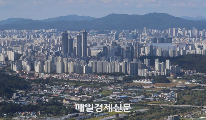 “5억까진 연 1.5%에 빌려드려요”...기준금리 3% 시대, 직원 ‘영끌’ 막은 기업