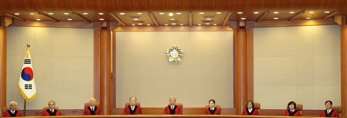 [속보] <b>헌재</b> “‘국내 출생 외국인’ 출생등록 규정 안둔 <b>입법부작위</b>는...
