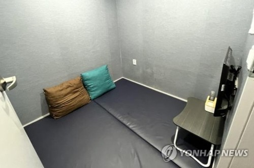  사진은 적발된 룸카페 내부.[대전경찰청]