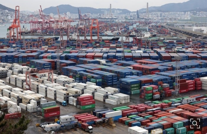 [속보] <b>7월 산업생산</b> ‘<b>보합</b>’…소비 2.4%↓·투자 7.5%↑
