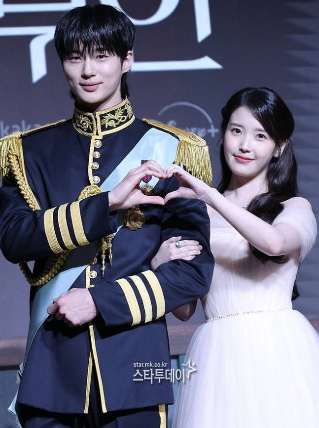 <b>아이유</b>, 활동 중단에도 <b>변우석</b>에 <b>간식차</b> 쐈다…‘대군부인’ 의리