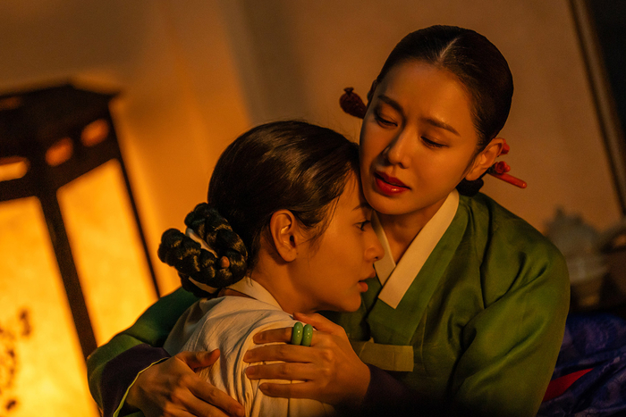 Son Ye-jin Returns in a Seductive Period Thriller, and Scandal Premieres Sooner Than You Think
