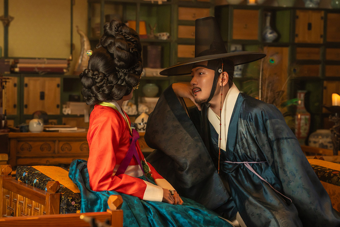Son Ye-jin Returns in a Seductive Period Thriller, and Scandal Premieres Sooner Than You Think