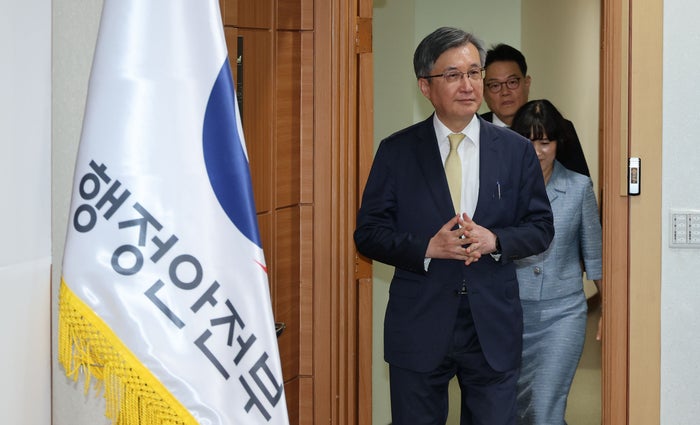 [속보] 초대 <b>중수청장 후보</b> 4명 압축…김관정·김지용·문홍주·이윤제