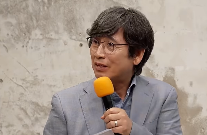 <b>유시민</b> “이 대통령, 왕이 아니곤 할 수 없는 말”…檢<b>개혁 발언</b>에 맹비...