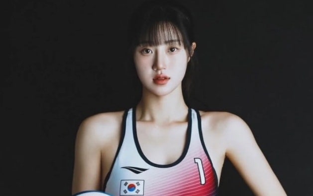 “술집 여자같다, 노출증 있냐”…비난 받던 <b>비치발리볼</b> 미녀, 감격의 ...
