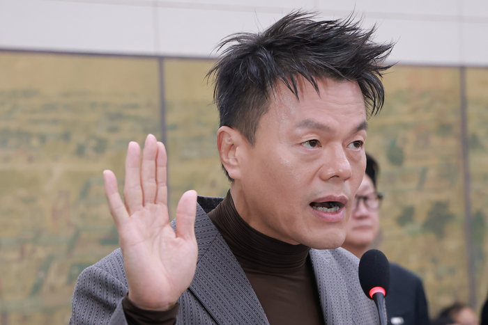 <b>박진영</b>, ‘패노메논’ 4개 기획사 <b>특혜</b> 의혹 <b>부인</b>…“안 하면 2~3배 벌어...