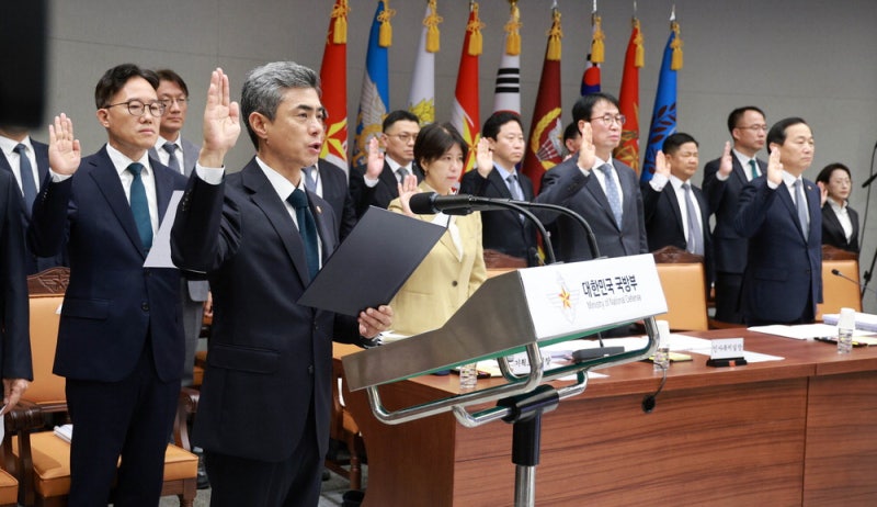姜 "지뢰사태, 北도발"…鄭 "공격특정 못해"