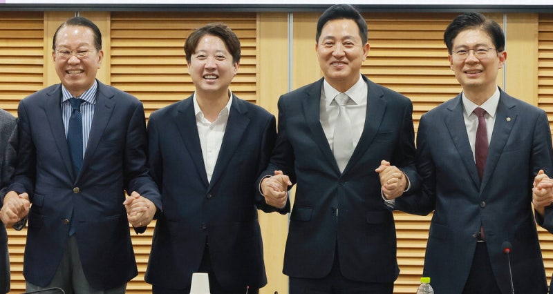 [포토] 보수연합 토론회 찾은 오세훈 "용산공원, 1㎝도 협의 안돼"