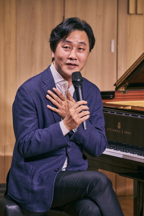 바흐로 돌아온 손민수 …"스승에게 바친다"