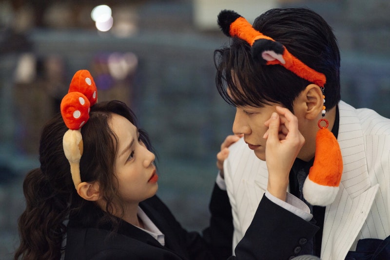 뻔한 로맨스는 싫어 … 첩보·SF 섞는다