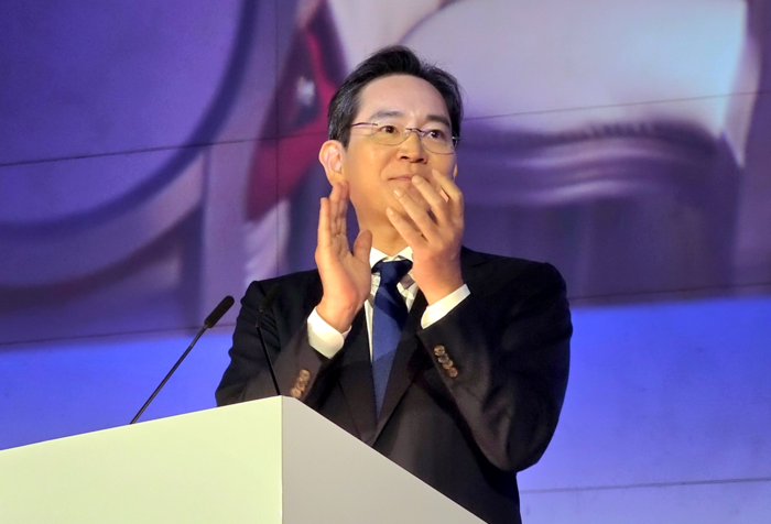  이재용 삼성전자 회장이 지난 9월30일(현지시간) 영국 런던 영국박물관에서 열린 KH컬렉션 순회전 갈라 디너에서 환영사를 하고 있다.[연합뉴스]