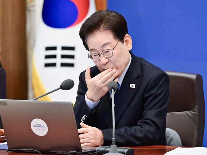 진중권 “이화영 사면도, 방치도 난감…이 대통령 사법<b>리스크</b> 빨간불”