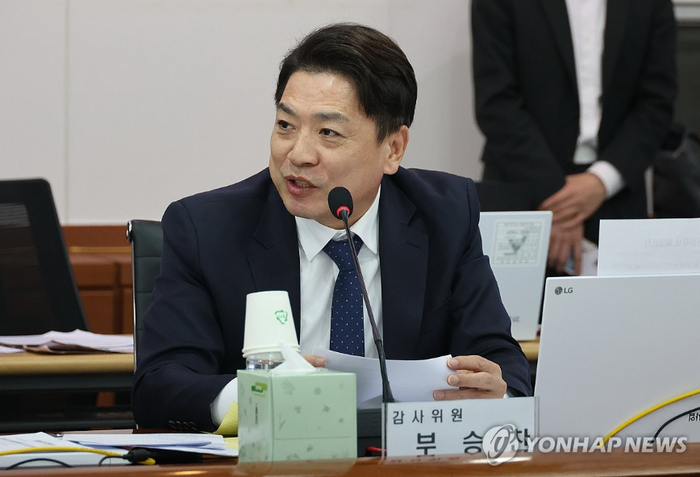 추미애 사과했는데 또?…민주 <b>부승찬</b>, <b>소방</b>예산 두고 “<b>재정</b> 쭉쭉 빨아...
