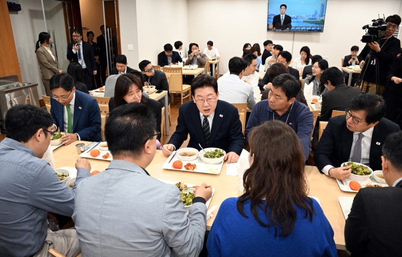 전작권 조기 전환 제동 걸리자 대통령이 꺼내 든 정면 돌파 카드