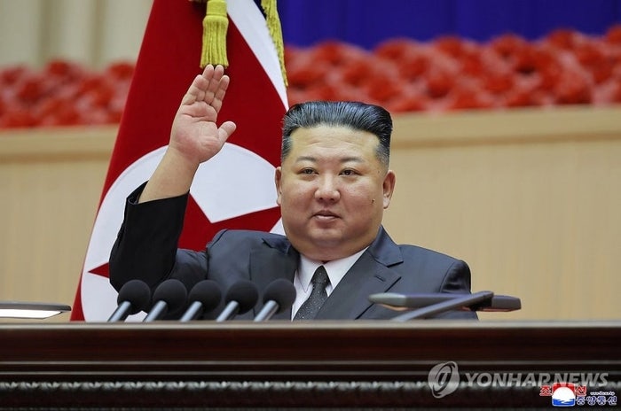 “나 살아있다”…‘<b>깜짝 방중</b>’ <b>김정은</b>, 시진핑과 정상회담 없이 당일...