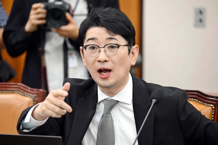 민주 ‘김혜경여사 황제골프 의혹’ 제기 <b>주진우 고발</b>…“대통령·가족...
