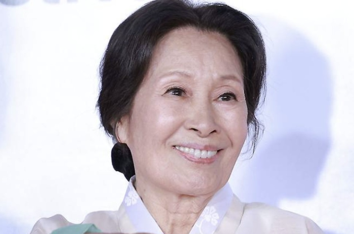 “설렜고 눈물 날 뻔했다”…‘전원일기’ 22년 간 부부 <b>김혜자 과거</b>발...