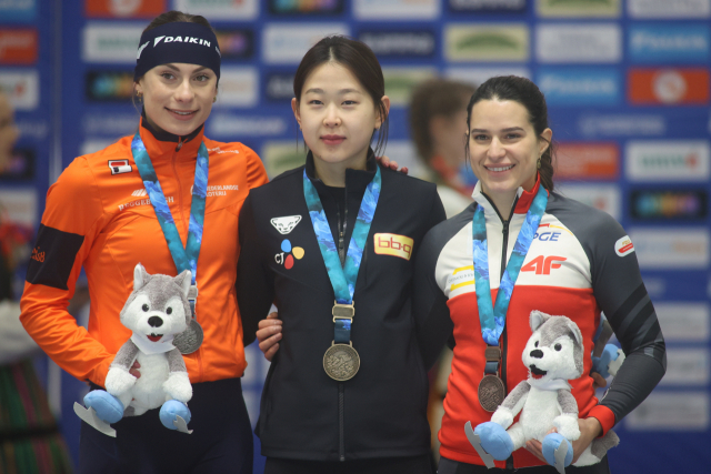 '신<b>빙속여제</b>' <b>김민선</b>, <b>월드컵</b> 두 대회 연속 500ｍ ‘금빛 질주’