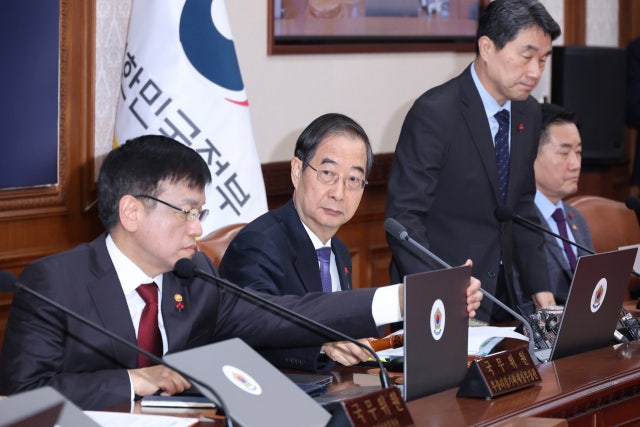 <b>쌍특검법</b> 거부권 건의안 <b>의결</b>…한덕수 "참으로 안타깝고 유감스러운 <b>법</b>"