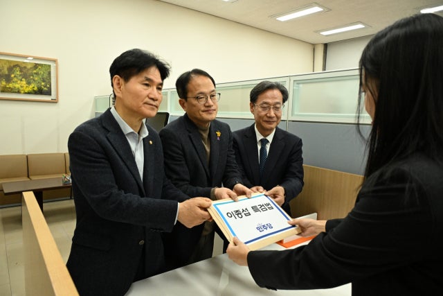 <b>민주</b>, ‘<b>이종섭 특검법</b>’ 당론발의…“대통령실·법무부 등 수사”
