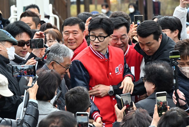 <b>한동훈</b>, '황상무 사퇴·이종섭 귀국'에 "오늘 다 해결됐다"