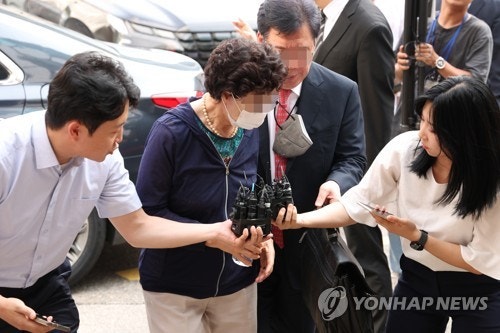 [속보] <b>법무부</b>, 尹 장모 <b>가석방</b> 심사 '적격' 결정