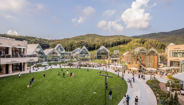 Lotte Premium Outlets Uiwang branch exterior. Provided by Lotte Shopping