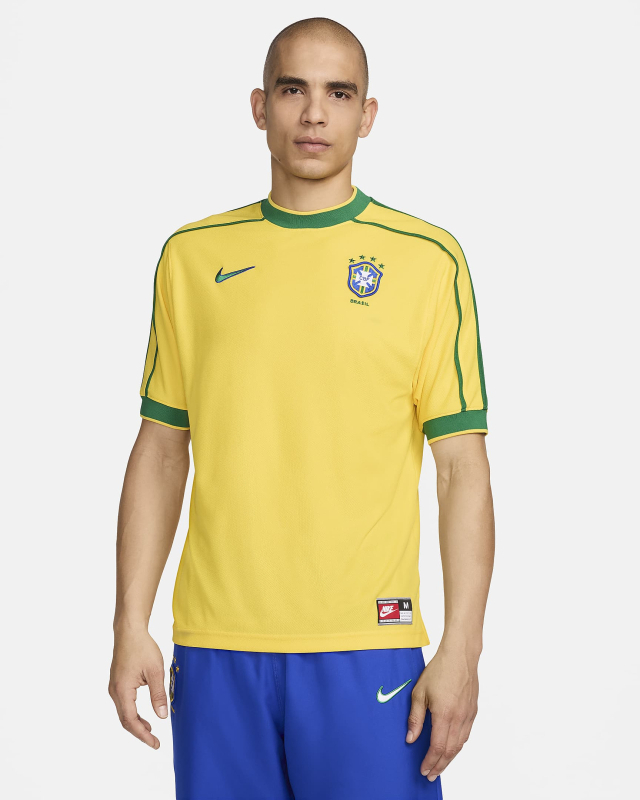 나이키가 복각해 출시한 1998년 월드컵 브라질 국가대표팀 유니폼. 사진 제공=나이키