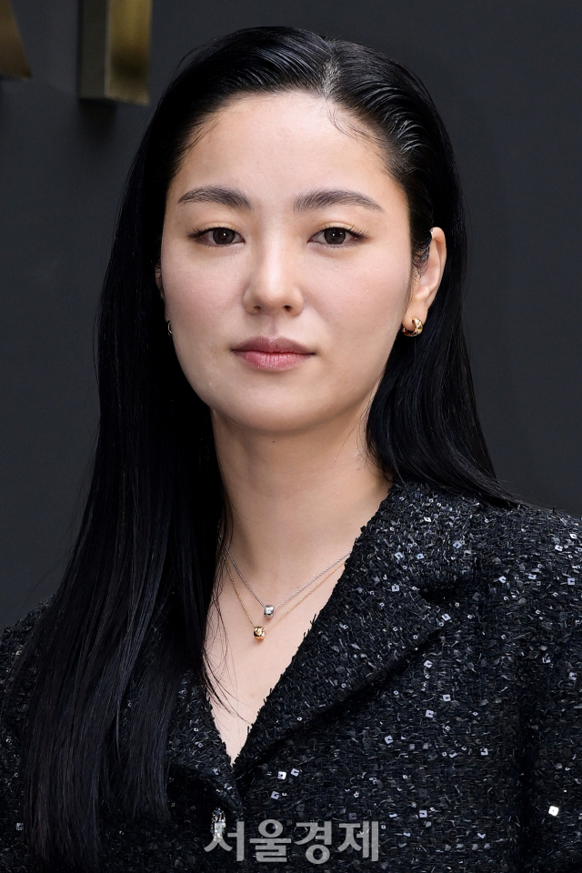 Jeon Yeo Been chanel