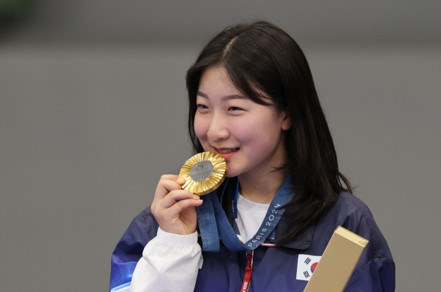 <b>올림픽</b>新에 10.9 만점 2발까지 …16세 소총천재, 세계를 쐈다[<b>올림픽</b>]