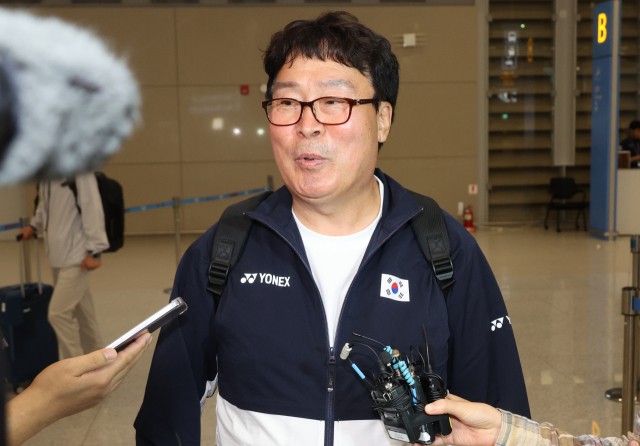 '조기 귀국' <b>배드민턴 협회</b>장 "안세영과 갈등 없었다" [올림픽]