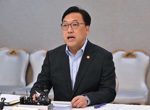 김병환 금융위원장이 8일 정부서울청사에서 부동산관계 장관회의 중 발언하고 있다. 연합뉴스