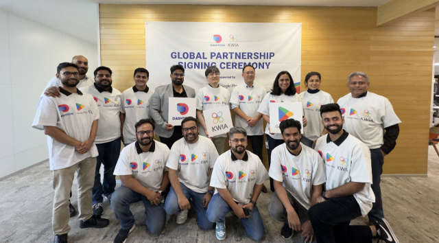 In the photo provided by Google Play, DashToon co-founder and COO Laris Goodieparty (fifth from the left) and Seo Beom-gang, president of the Korea Webtoon Industry Association (sixth from the left), along with officials from DashToon and Google Play are seen commemorating. Photo provided by Google Play.