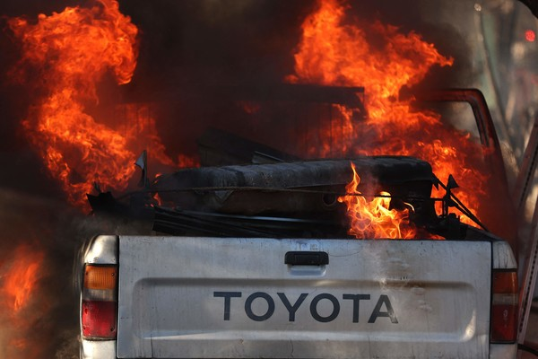 A truck burns after the Boyd's Fire broke out in Clearlake, California on the 8th (local time). AFP News