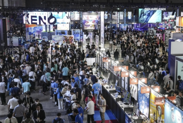 The exhibition hall of 'Tokyo Game Show (TGS) 2023' held at Makuhari Messe in Chiba Prefecture, Japan in September last year is crowded with visitors. EPA Yonhap News