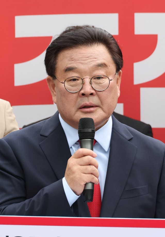 <b>서울교육감</b> 보수 단일후보에 <b>조전혁</b>