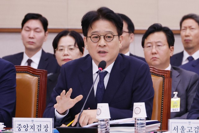 도이치 영장 기각됐다던 檢…<b>이창수 중앙지검장</b> "영장 청구 안했다"