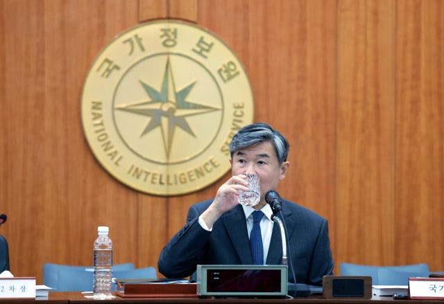 <b>국정원</b> "장성 포함 북한군 일부 전선이동 가능성…ICBM 도발 우려"
